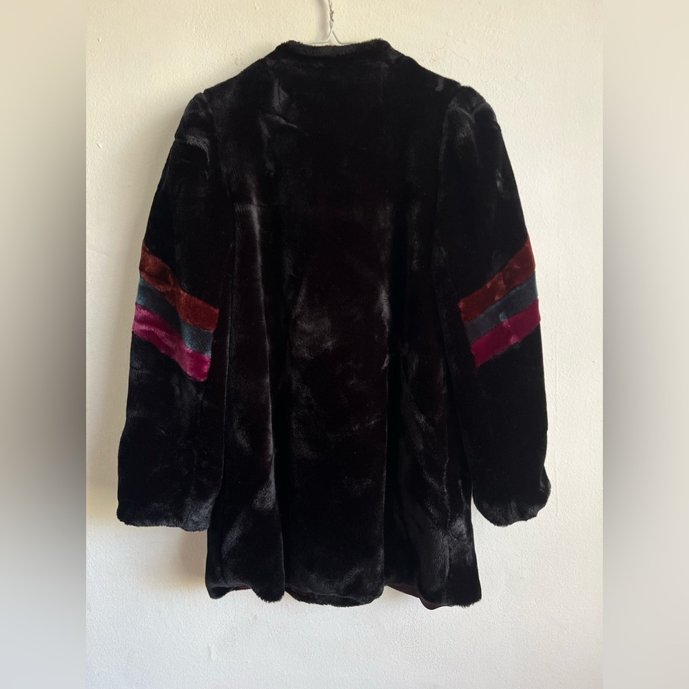 Retro Black Faux Fur Long Sleeve Hook Closure Coat - Picture 2 of 9